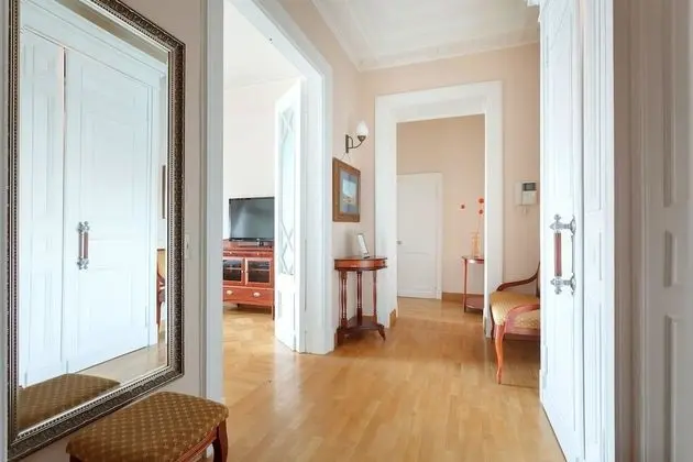 Luxury Apart Daire, Şehir Manzaralı