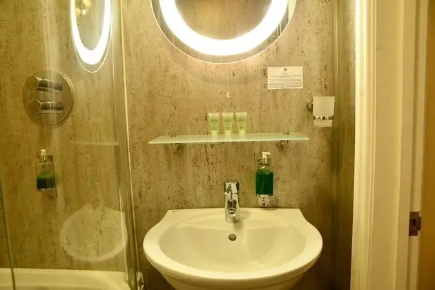 Comfort Tek Büyük Yataklı Oda