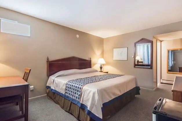 Oda, 2 Çift Kişilik Yatak, Sigara İçilebilir