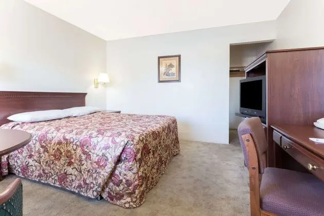 Deluxe Oda, 1 Büyük (Queen) Boy Yatak