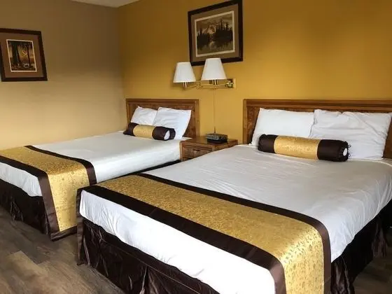 Oda, 2 Büyük (Queen) Boy Yatak