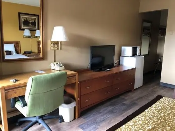 Oda, 2 Büyük (Queen) Boy Yatak