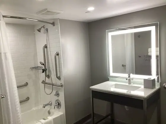 Oda, 2 Çift Kişilik Yatak, Sigara İçilmez (Mobility Access, Tub w/Grab bars)