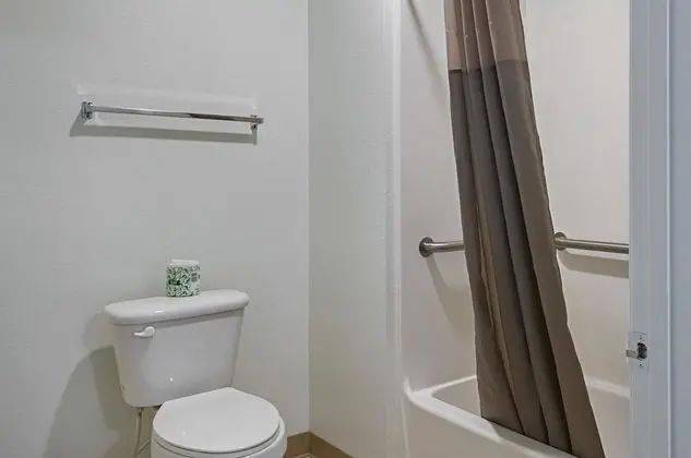 Engellilere uygun banyo