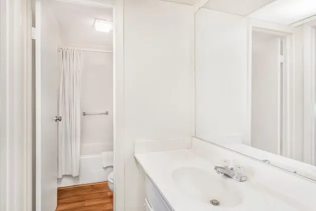 Standard Tek Büyük Yataklı Oda, 2 Çift Kişilik Yatak, Sigara İçilmez, Buzdolabı ve Mikrodalga