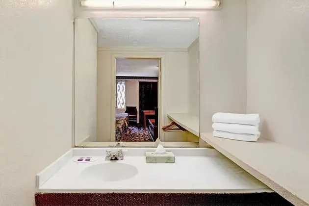 Non-Smoking 2 Queen Beds