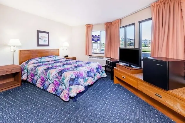 Standard Oda, 1 Büyük (Queen) Boy Yatak, Sigara İçilmez (Pet Friendly)