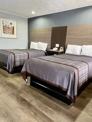 Oda, 2 Çift Kişilik Yatak, Sigara İçilebilir