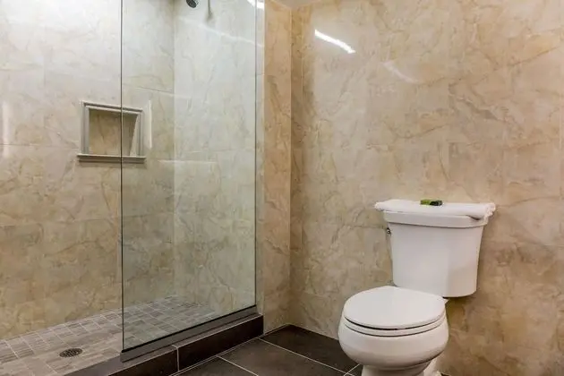 Oda, 1 En Büyük (King) Boy Yatak, Engellilere Uygun, Sigara İçilmez (Mobility)