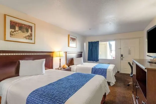 Standard Room 2 Queen Beds, Desk, Non-Smoking