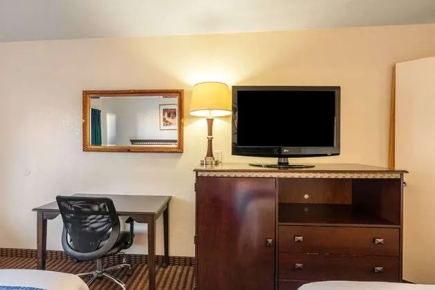 Standard Room 2 Queen Beds, Desk, Non-Smoking