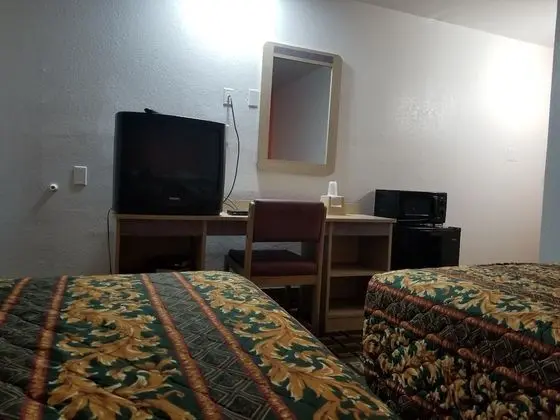 Tek Büyük Yataklı Oda, 2 Çift Kişilik Yatak