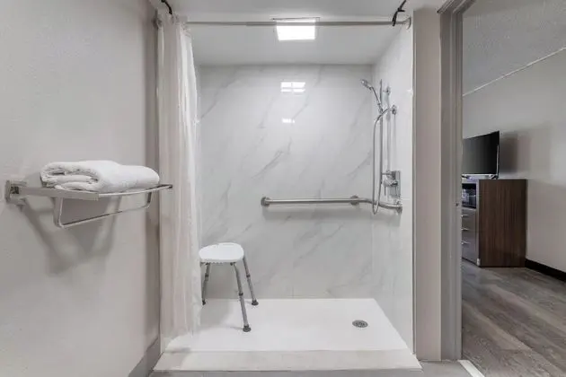 Engellilere uygun banyo