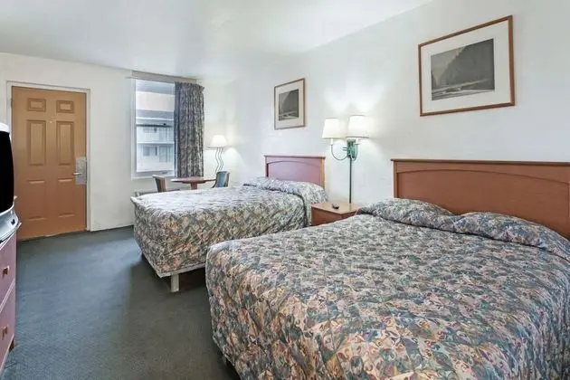 Oda, 2 Büyük (Queen) Boy Yatak, Sigara İçilebilir