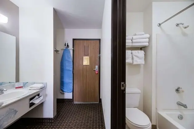 4 Queen Beds, Suite, Nonsmoking