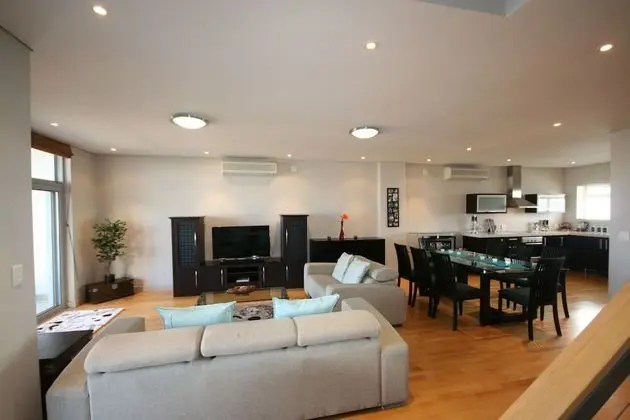 902E Knightsbridge