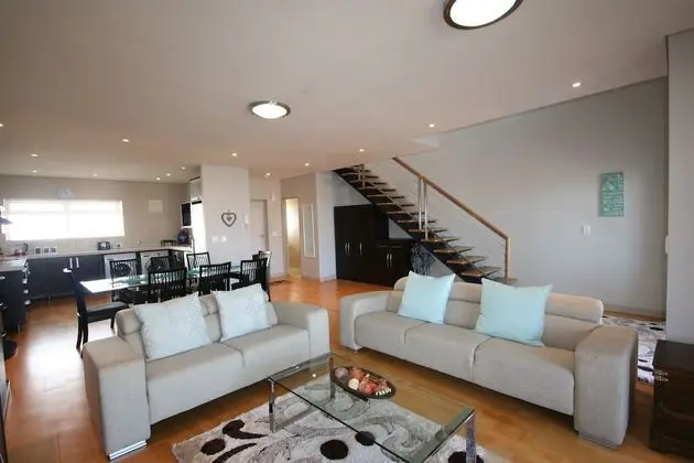 902E Knightsbridge