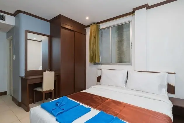 Deluxe Queen Room