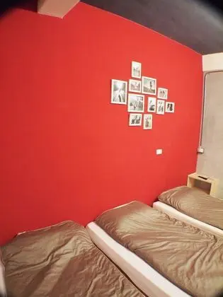 Üç Kişilik Oda