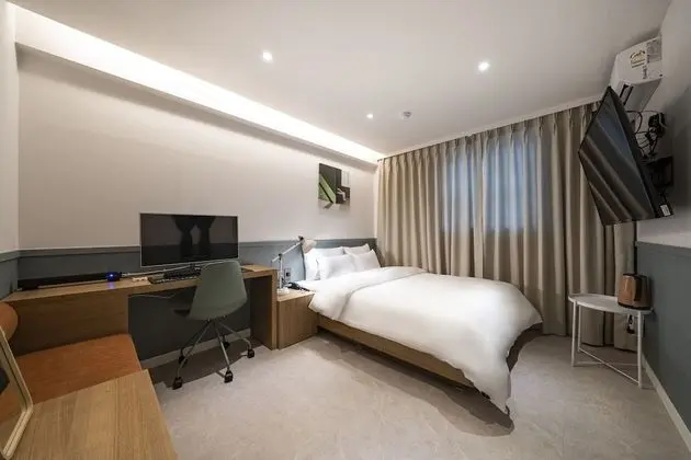 Standard Tek Büyük Yataklı Oda