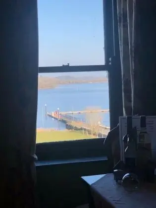 Büyük Yataklı Tek Kişilik Oda