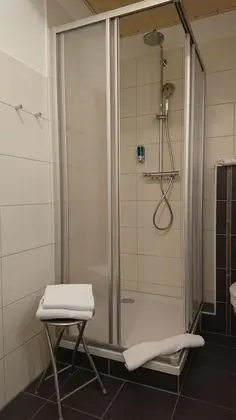 Üç Kişilik Oda, Birden Çok Yatak