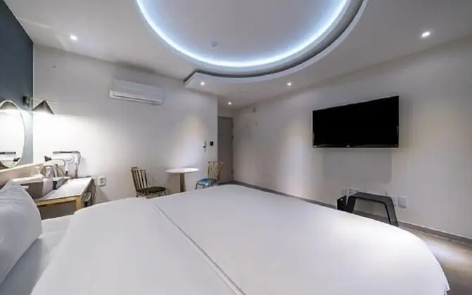 Deluxe Tek Büyük Yataklı Oda