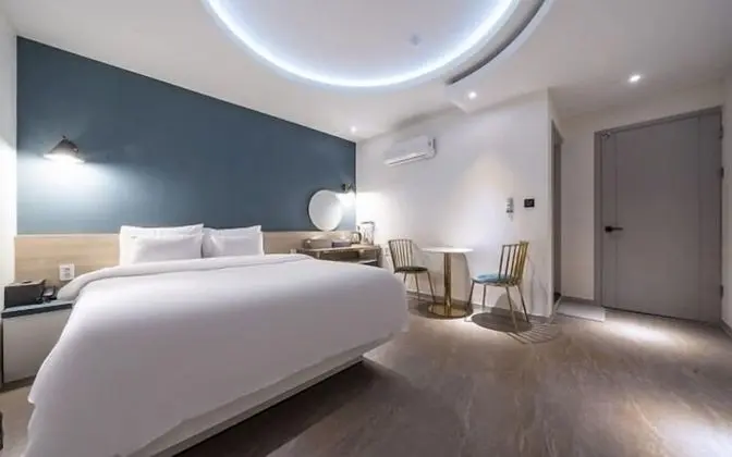 Deluxe Tek Büyük Yataklı Oda