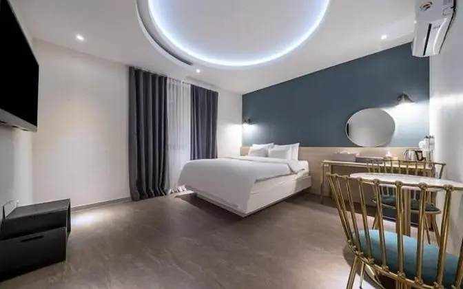 Deluxe Tek Büyük Yataklı Oda