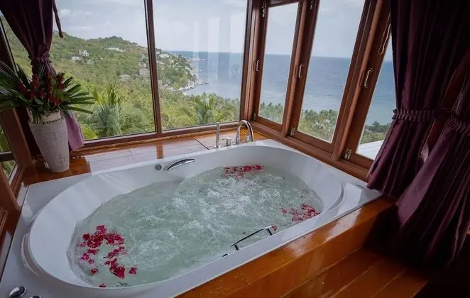 Jacuzzi Seaview Room
