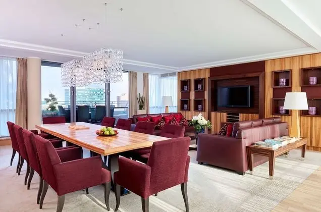 Signature Süit, Veranda, Şehir Manzaralı