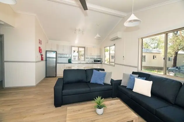 Villa (Bushland)