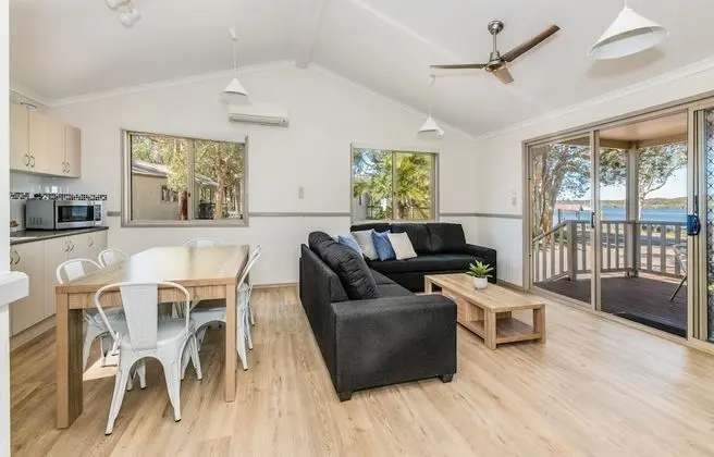 Villa (Bushland)