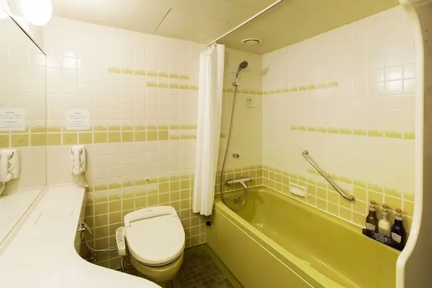 Üç Kişilik Oda, Sigara İçilmez (Main Building, 7-15F)
