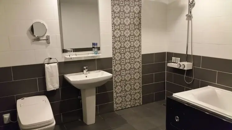 Deluxe Tek Büyük Yataklı Oda