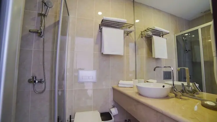 Deluxe Tek Büyük Yataklı Oda