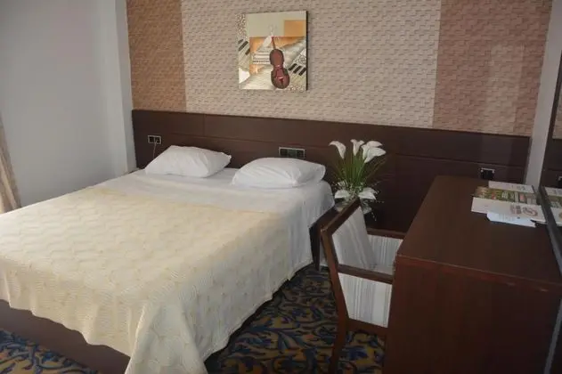 Çift Kişilik, Şehir Manzaralı