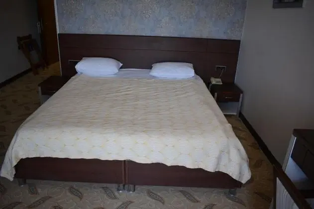 Çift Kişilik, Şehir Manzaralı