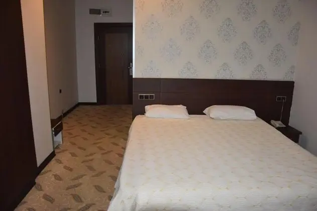 Çift Kişilik, Şehir Manzaralı