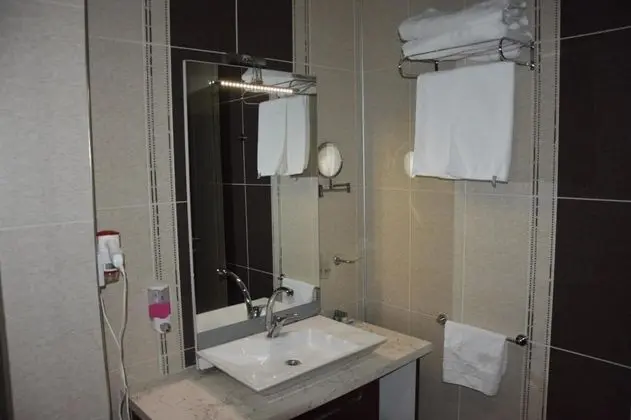 Çift Kişilik, Şehir Manzaralı