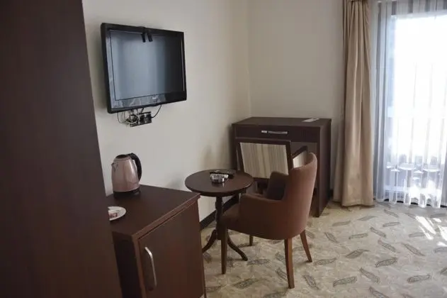 Twin, Şehir Manzaralı