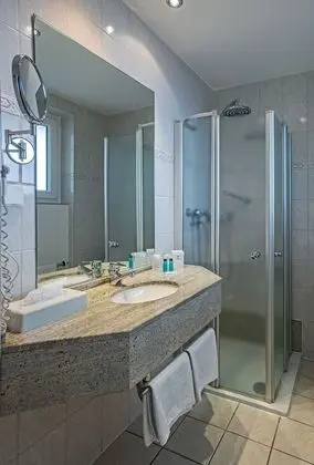 Tek Büyük Yataklı Oda, Zemin Kat