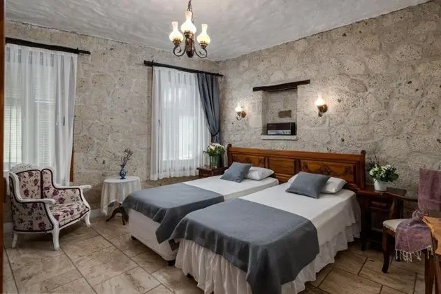 Çift Kişilik, Şehir Manzaralı
