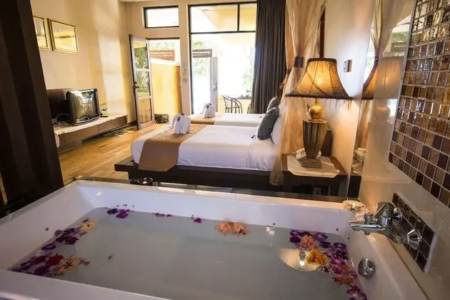Deluxe Seaview