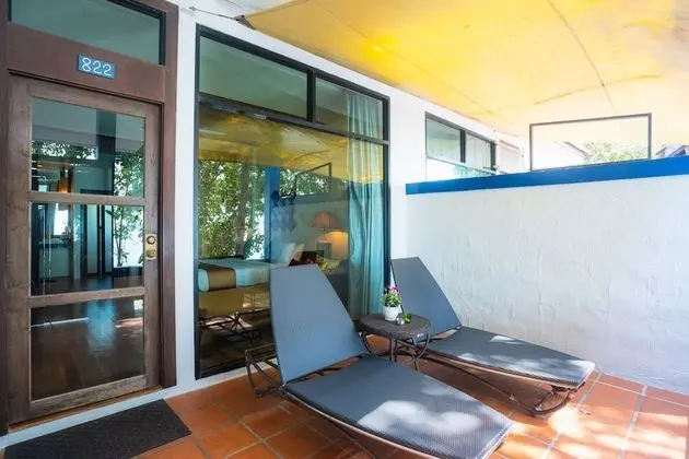 Deluxe Seaview