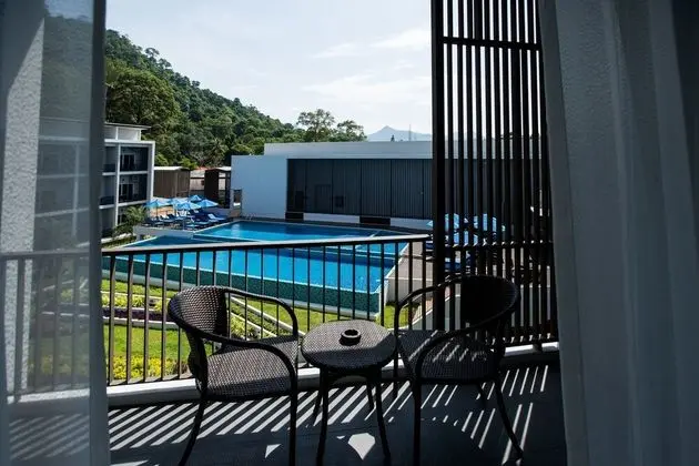 Deluxe Pool Side