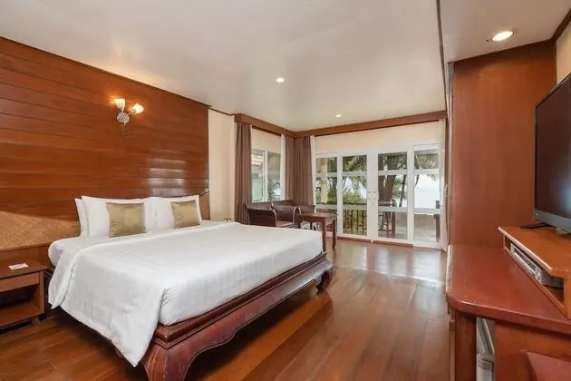 Superior Beach Front Bungalow