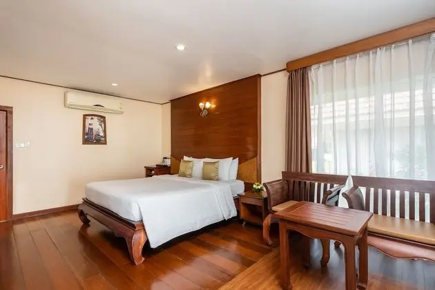 Superior Beach Front Bungalow