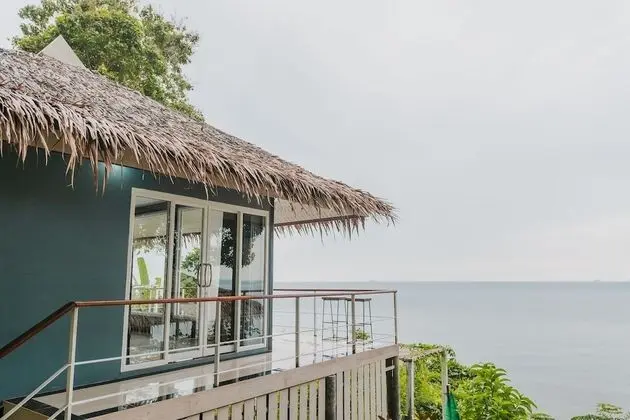 Bamboo Cottage, Beachfront