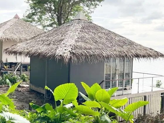 Bamboo Cottage, Beachfront